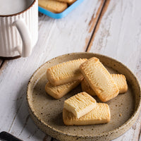 Lowrey Almond Shortbread Biscuits – Blue Tin Edition - Lowrey Foods