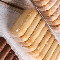 Lowrey Cranberry Shortbread Biscuits – Iconic Blue Tin - Lowrey Foods