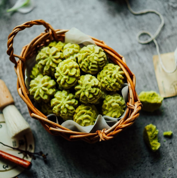 Matcha vs Green Tea: Differences in Taste & Nutrition - Lowrey Foods