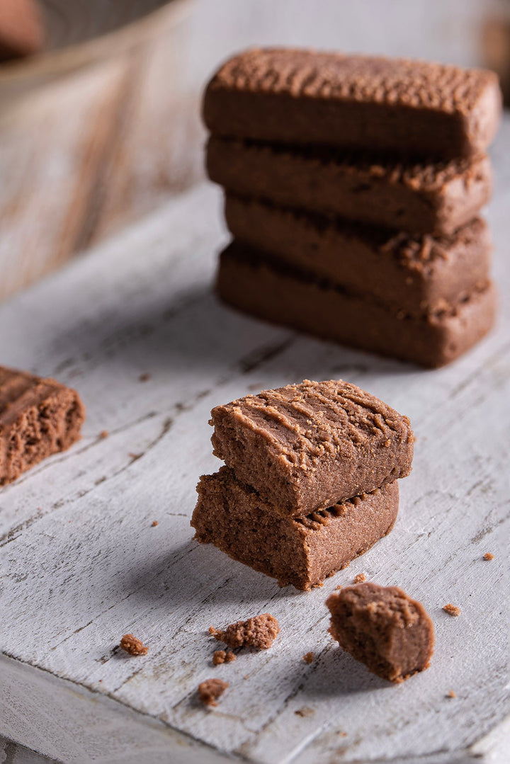 Lowrey Chocolate Shortbread Biscuits – Iconic Blue Tin - Lowrey Foods